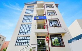 Fabhotel Lily Grand